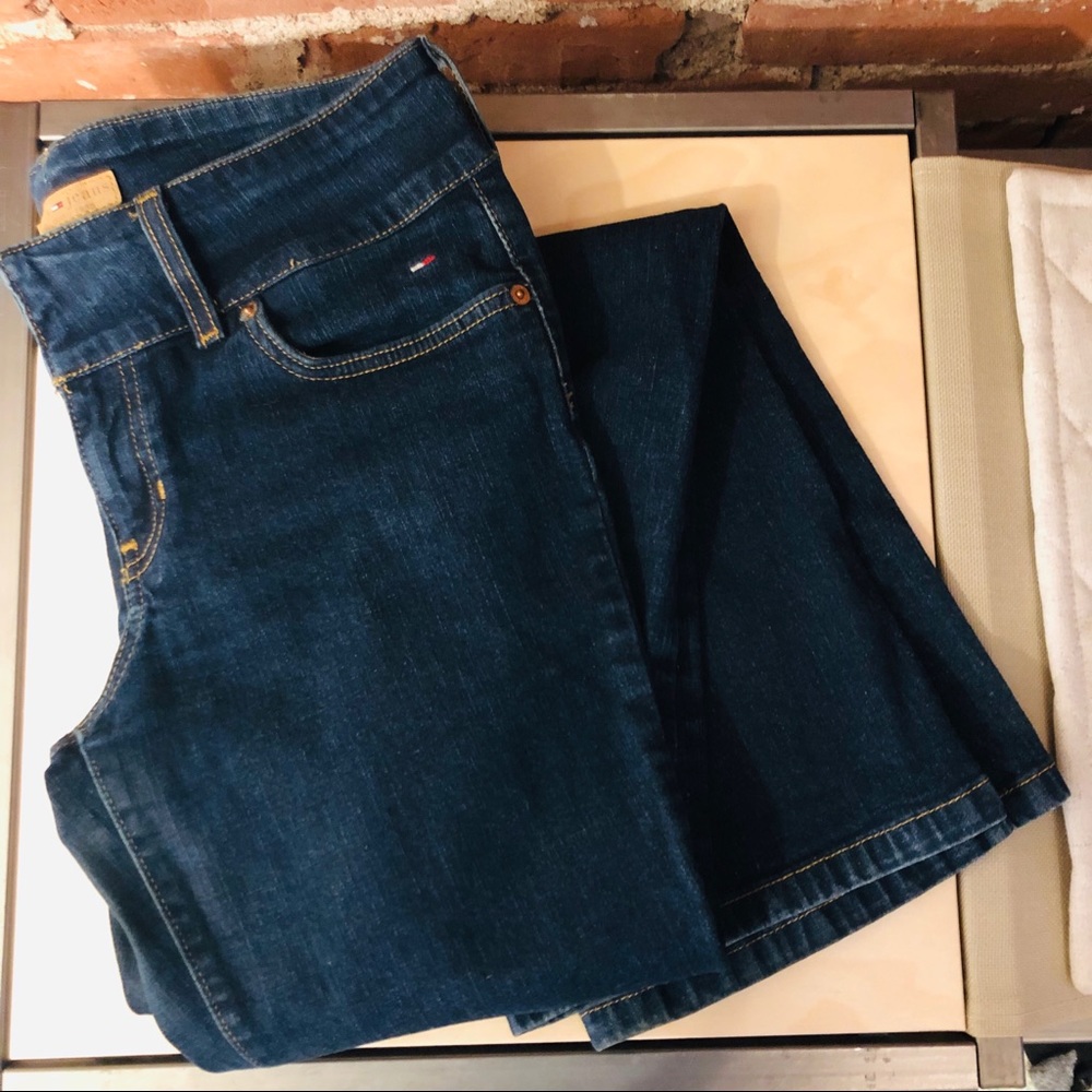 Tommy Jeans - Bootcut size 7L (long inseam)